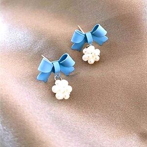Elegant Blue Bow and Pearl Earrings
